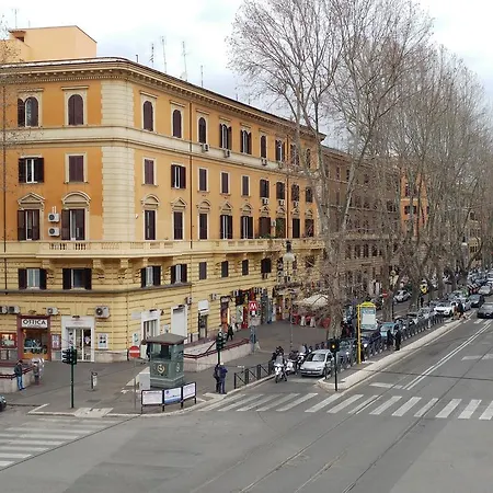 招待所 梵蒂冈科雷亚住宿加早餐旅馆 3*